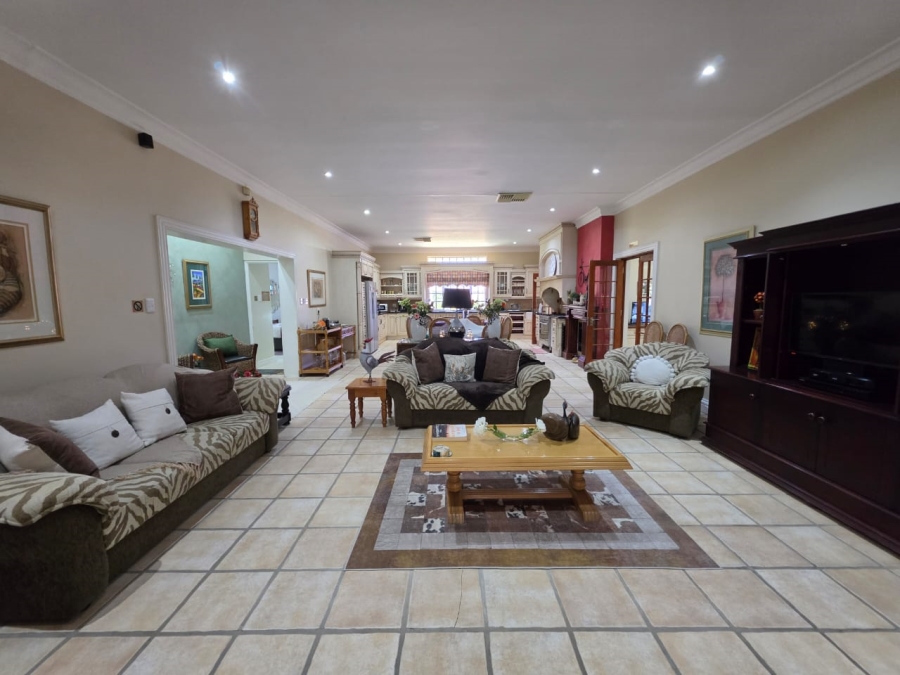 8 Bedroom Property for Sale in Riebeeckstad Free State